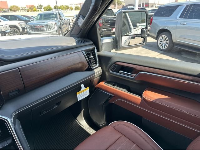 2025 GMC Sierra 3500 HD Denali Ultimate