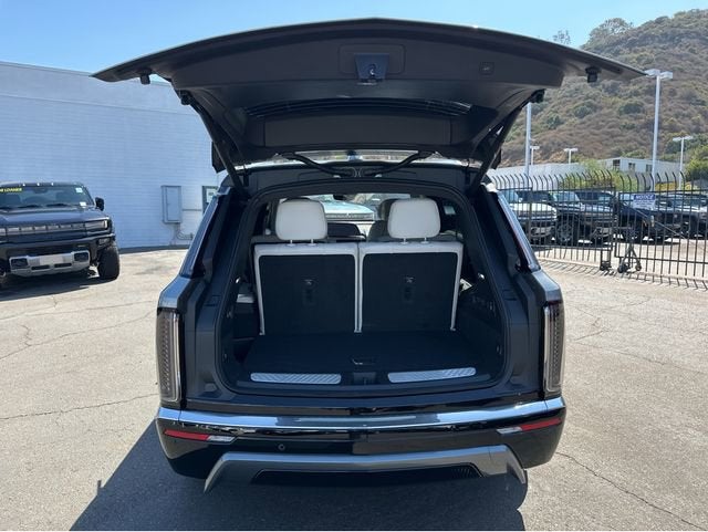 2026 Cadillac VISTIQ Luxury