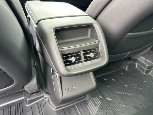 2025 Cadillac LYRIQ Sport 1