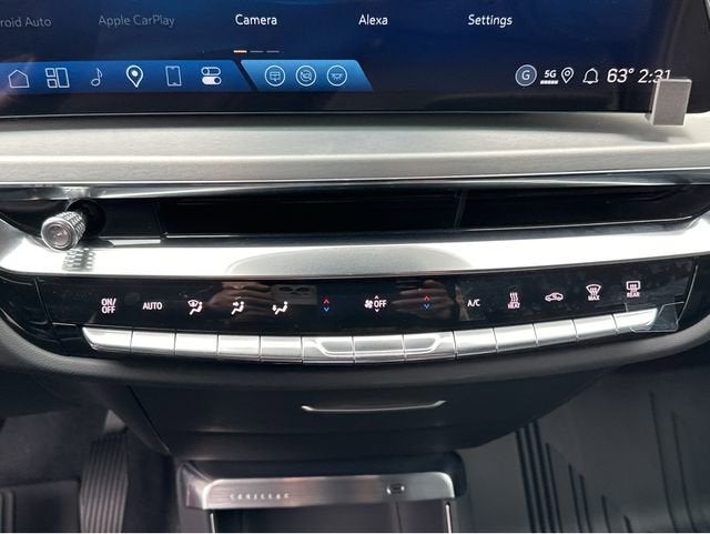 2025 Cadillac LYRIQ Sport 1