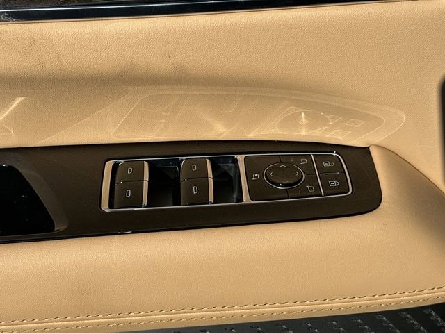 2025 Cadillac ESCALADE IQ Luxury 2