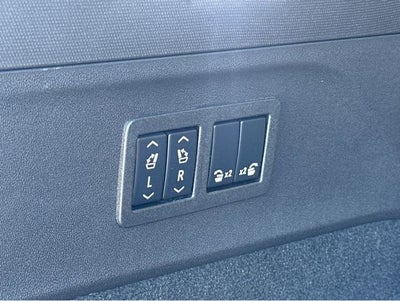 2025 Cadillac ESCALADE IQ Luxury 2