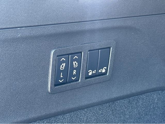 2025 Cadillac ESCALADE IQ Luxury 2