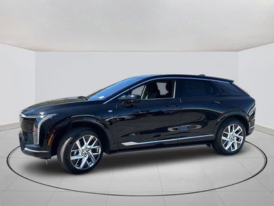 2025 Cadillac OPTIQ Luxury 1