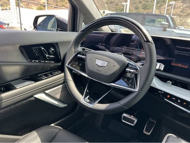 2025 Cadillac OPTIQ Luxury 1