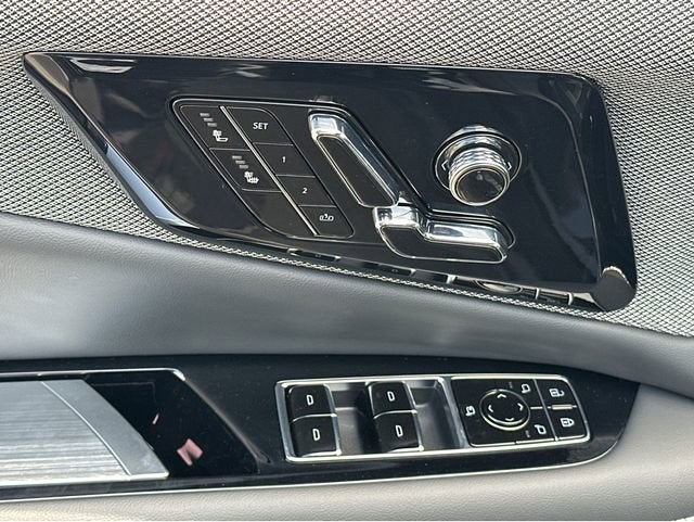 2025 Cadillac OPTIQ Luxury 1