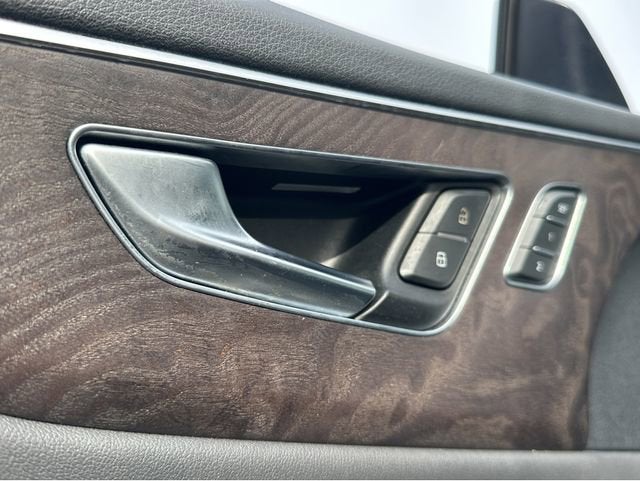 2020 Audi Q8 Premium